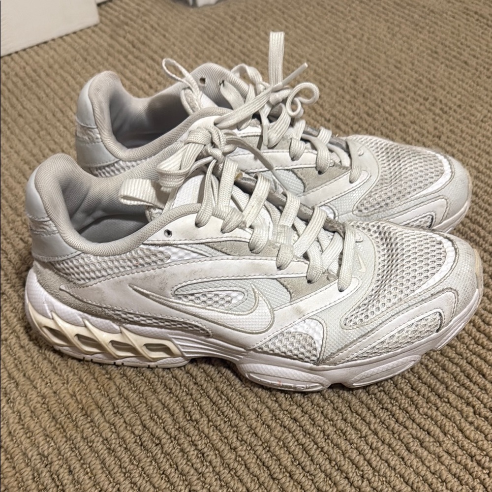 Nike White Chunky Sneakers with Cushioned Midsole